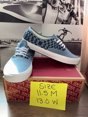 Vans Authentic sz 11.5 Men’s 13.0 Women’s